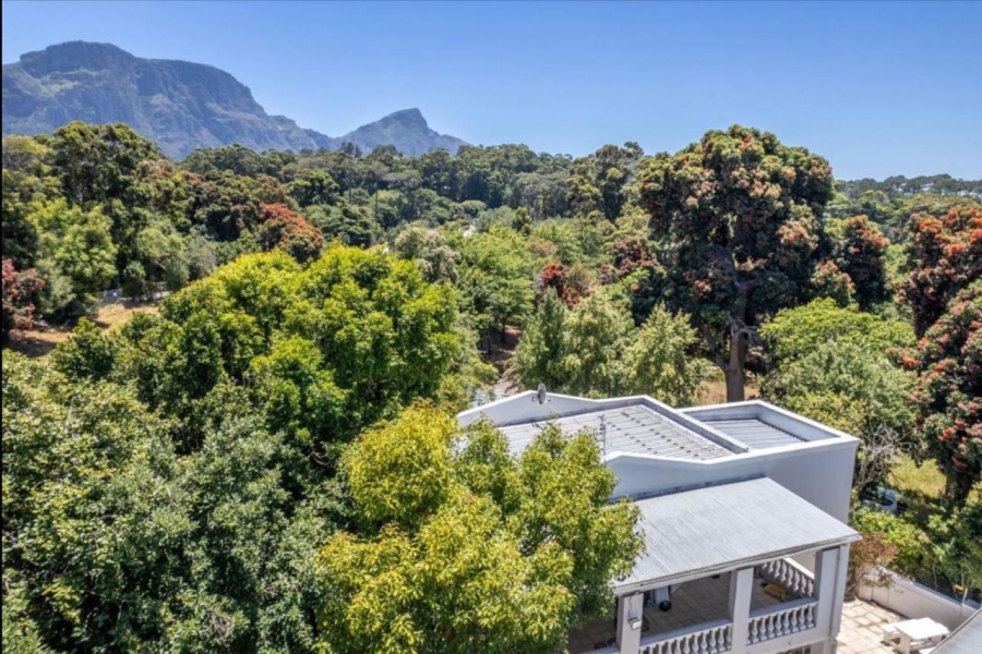 4 Bedroom Property for Sale in Wynberg Upper Western Cape
